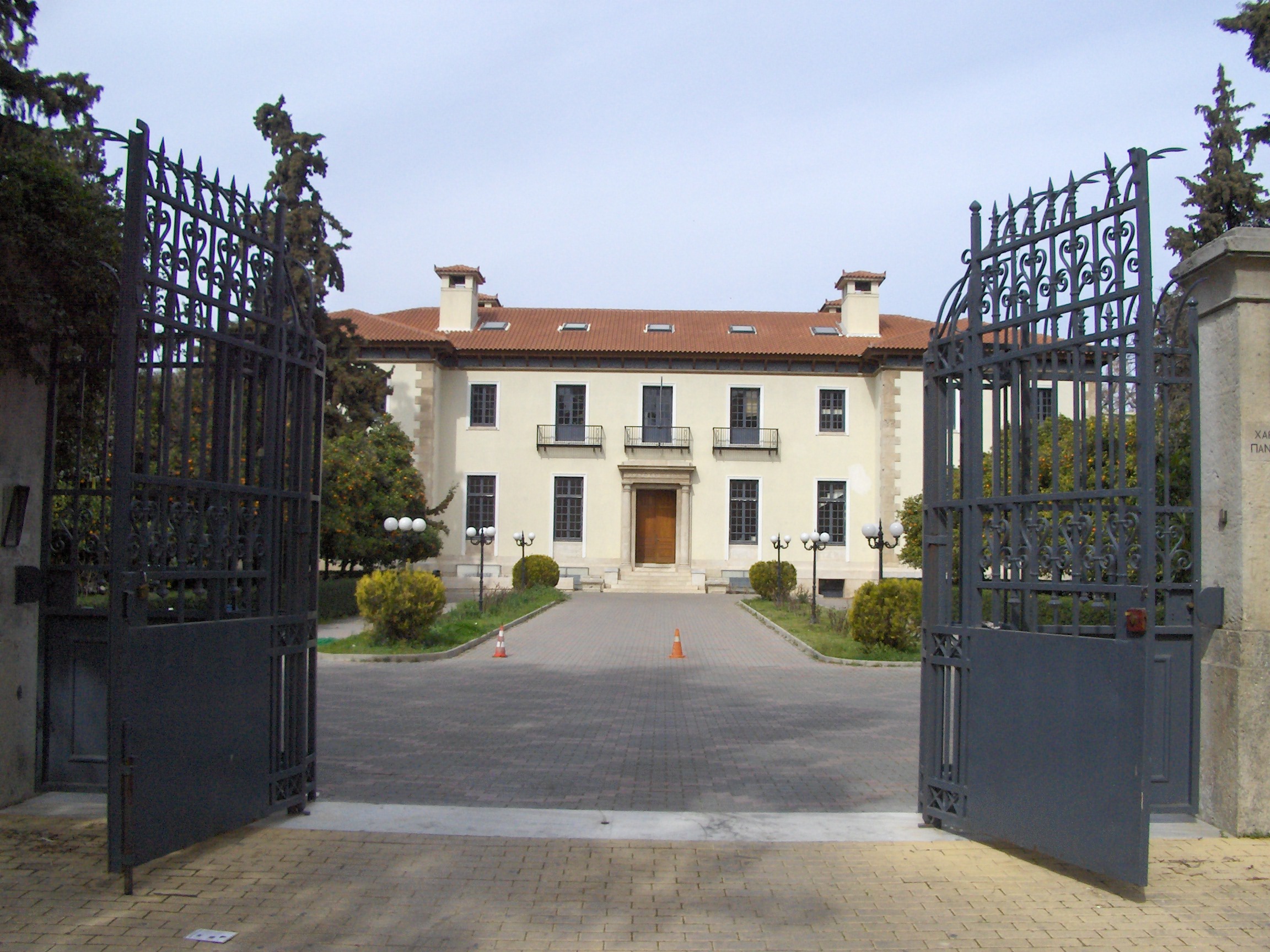 Διακόπηκε λόγω έντασης η σύνοδος των πρυτάνεων