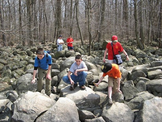 ΒΙΝΤΕΟ-Τα παράξενα βράχια που… κουδουνίζουν