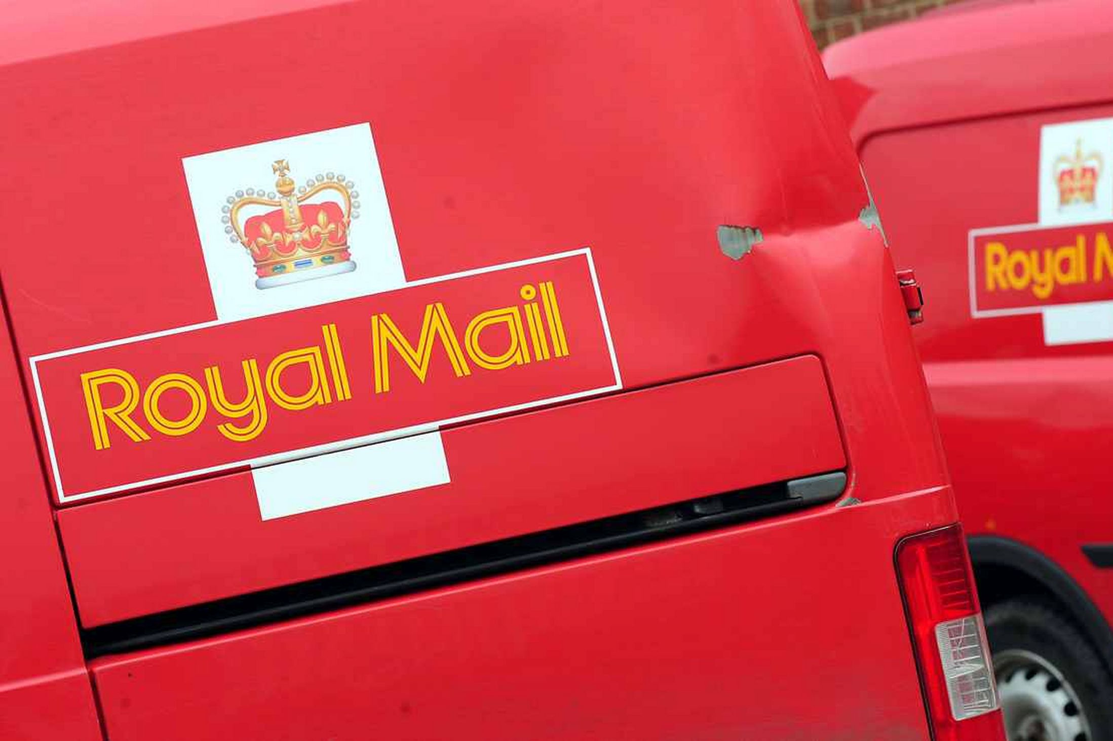 1.300 θέσεις εργασίας καταργεί η Royal Mail