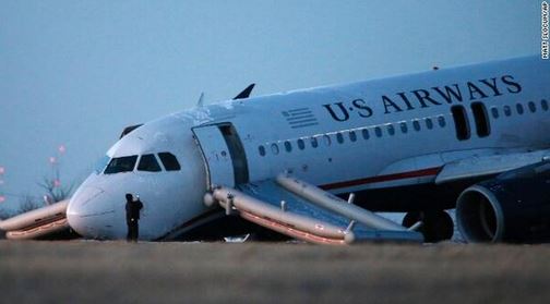 ΦΩΤΟ-Παραλίγο τραγωδία στο αεροδρόμιο της Φιλαδέλφειας