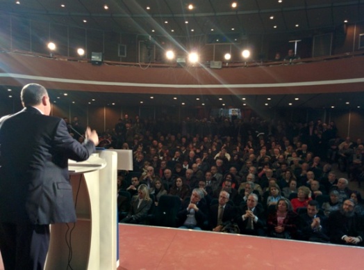 Μιχελάκης: Η χώρα είναι δανεική από τα παιδιά μας…