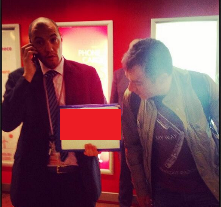 ΦΩΤΟ-Πως έγραψαν “Το ποτάμι” στις Βρυξέλλες