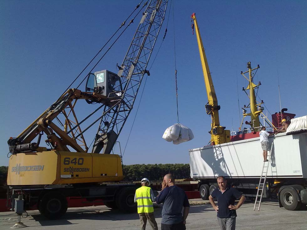 Προσλήψεις 109.000 ανέργων