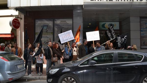 “Yποδέχθηκαν” με μαύρες σημαίες Κεφαλογιάννη-Ταμήλο