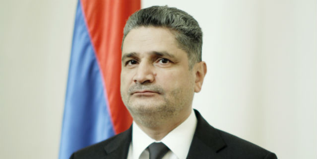 Παραιτήθηκε ο Αρμένιος πρωθυπουργός