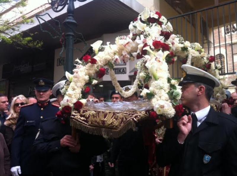 ΒΙΝΤΕΟ-Ξεκίνησε η περιφορά του Επιταφίου στη Θεσσαλονίκη