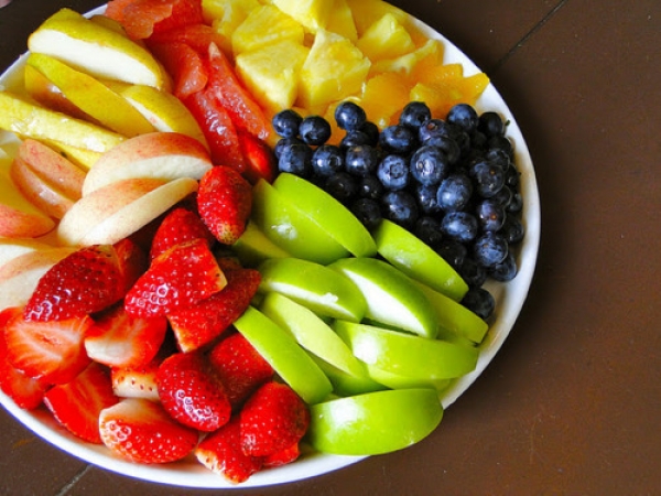 Πόσα φρούτα αντιστοιχούν σε 100 θερμίδες;