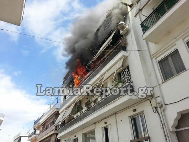 ΦΩΤΟ-Συναγερμός για πυρκαγιά σε σπίτι
