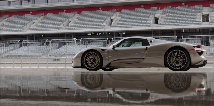 ΒΙΝΤΕΟ-Στην πίστα με την 918 Spyder