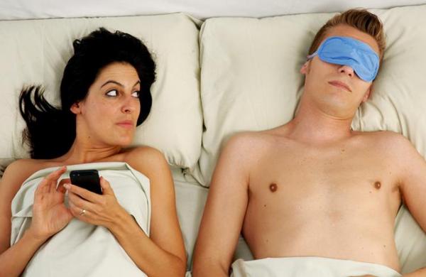 Συνεργός στην απιστία η τεχνολογία