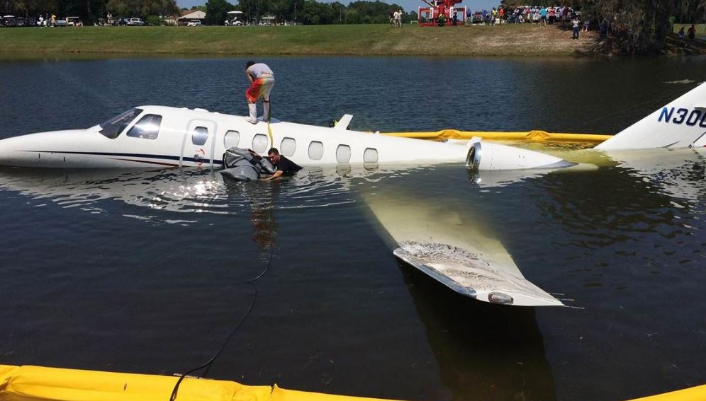 ΦΩΤΟ-Δείτε που προσγειώθηκε το αεροπλάνο