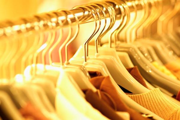 Πόσα ρούχα δοκιμάζουν οι γυναίκες στη ζωή τους;