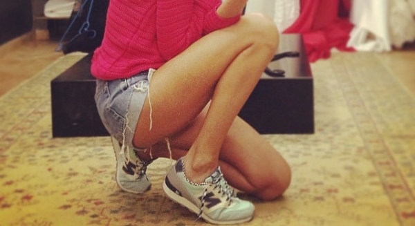 ΦΩΤΟ-Η selfie της τραγουδίστριας με το καυτό σορτς