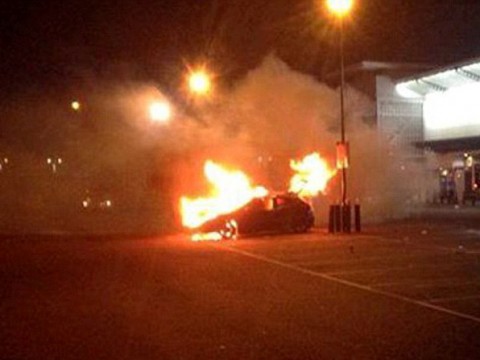 Λαμπάδιασαν ένα αυτοκίνητο και ένα μηχανάκι