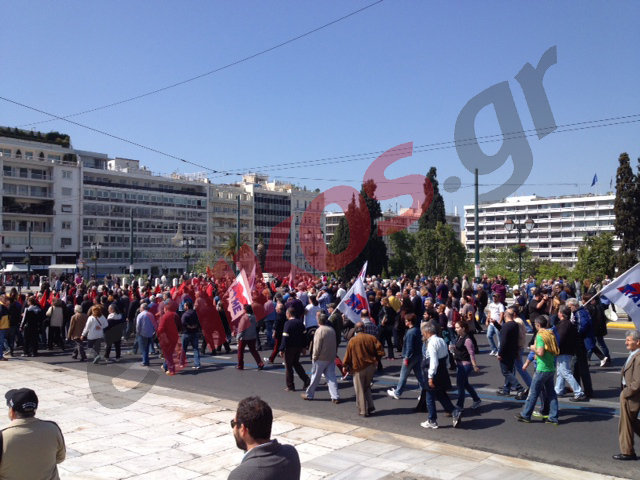 ΦΩΤΟ-Το ΠΑΜΕ στη Βουλή