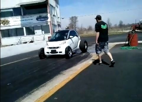 ΒΙΝΤΕΟ-Ένα «muscle» V8 Smart