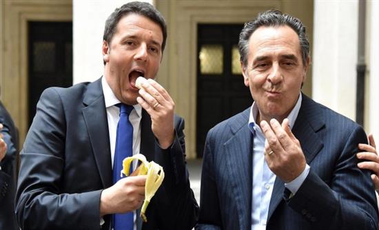ΒΙΝΤΕΟ-Ρέντσι και Πραντέλι έφαγαν μπανάνα… κατά του ρατσισμού
