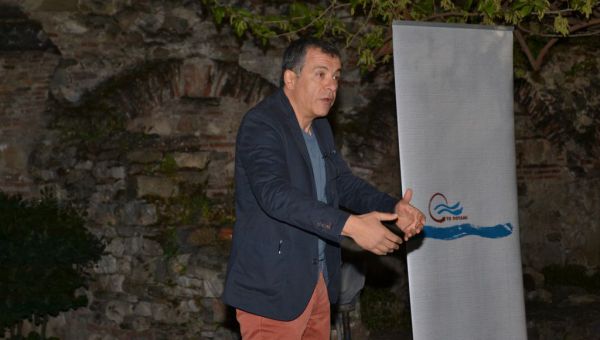 Θεοδωράκης: Σαν σχολιαρόπαιδο ο Μπαλτάκος