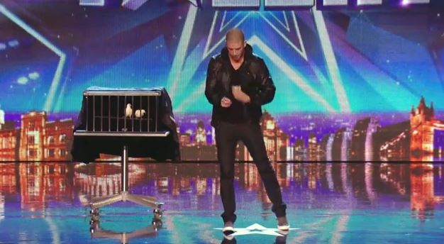 ΒΙΝΤΕΟ-Ο βασιλιάς της ψευδαίσθησης