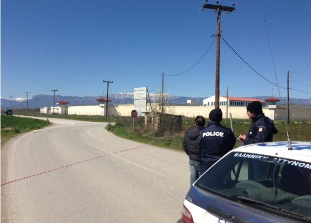 Βρήκαν μαχαίρια στις φυλακές Τρικάλων