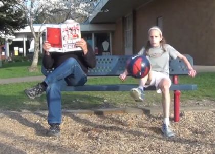 ΒΙΝΤΕΟ-Η μπάλα “κόλλησε” στα πόδια της