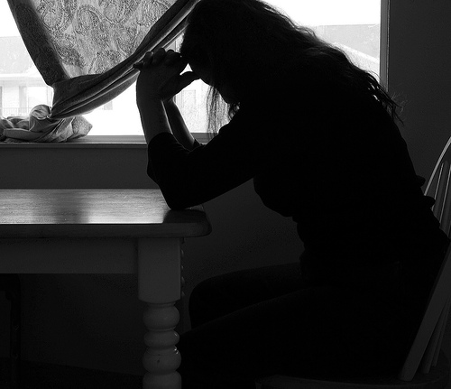 40χρονη απολύθηκε και αποπειράθηκε να αυτοκτονήσει