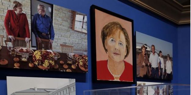 Ο Μπους… ζωγράφισε την Μέρκελ