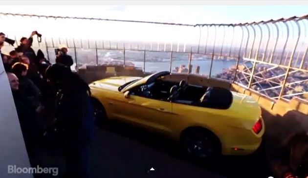 ΒΙΝΤΕΟ-Μία Mustang στην κορυφή του Empire State