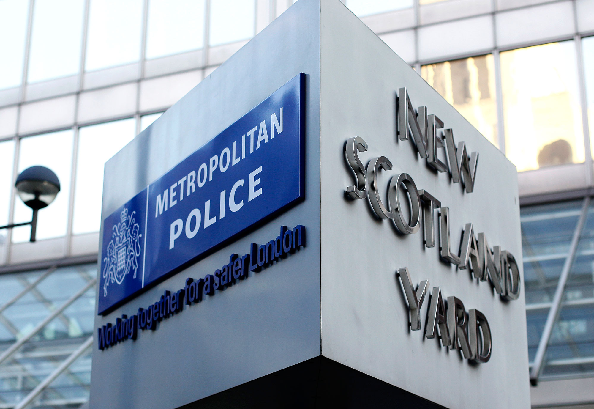 Ο μανιακός με το σφυρί τρομοκρατεί το Λονδίνο