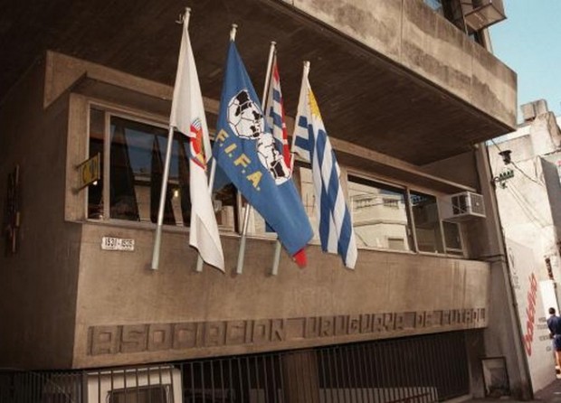 Κίνδυνος αποκλεισμού για την Ουρουγουάη