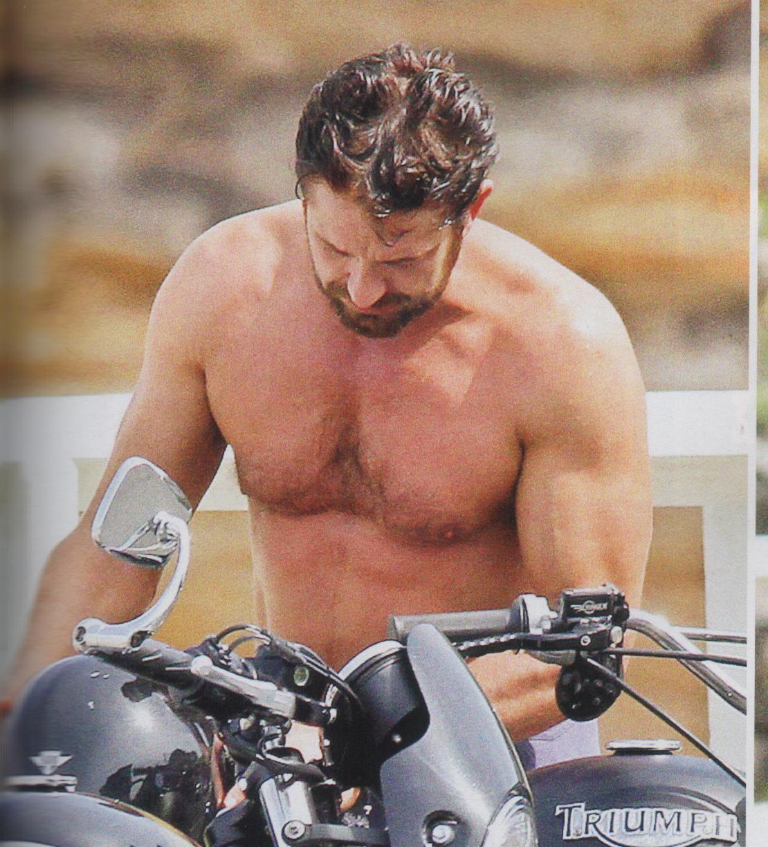 ΦΩΤΟ-Ο Mπάτλερ βγήκε από τα ρούχα του