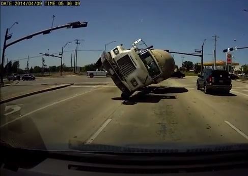 ΒΙΝΤΕΟ-Μετωπική με μπετονιέρα