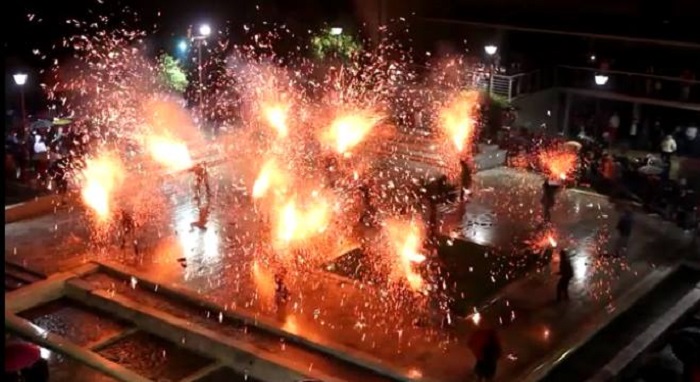 ΒΙΝΤΕΟ-Εντυπωσίασαν και φέτος τα χαλκούνια στο Αγρίνιο