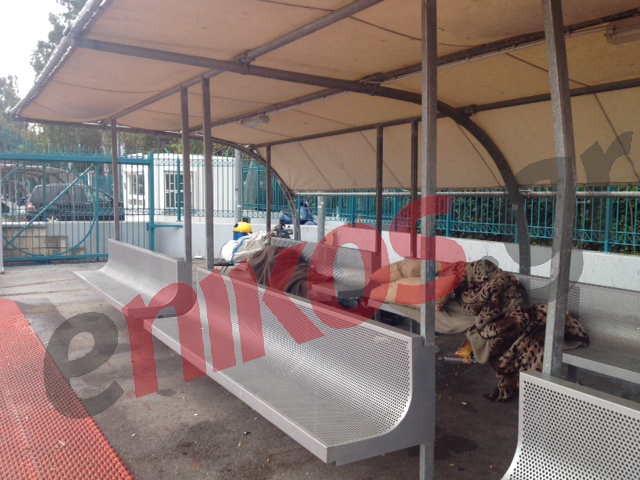 ΦΩΤΟ-Πέρασε τη νύχτα στο λιμάνι