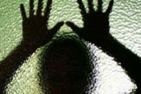 Την κλείδωσε σπίτι γιατί δεν ήθελε να χωρίσουν