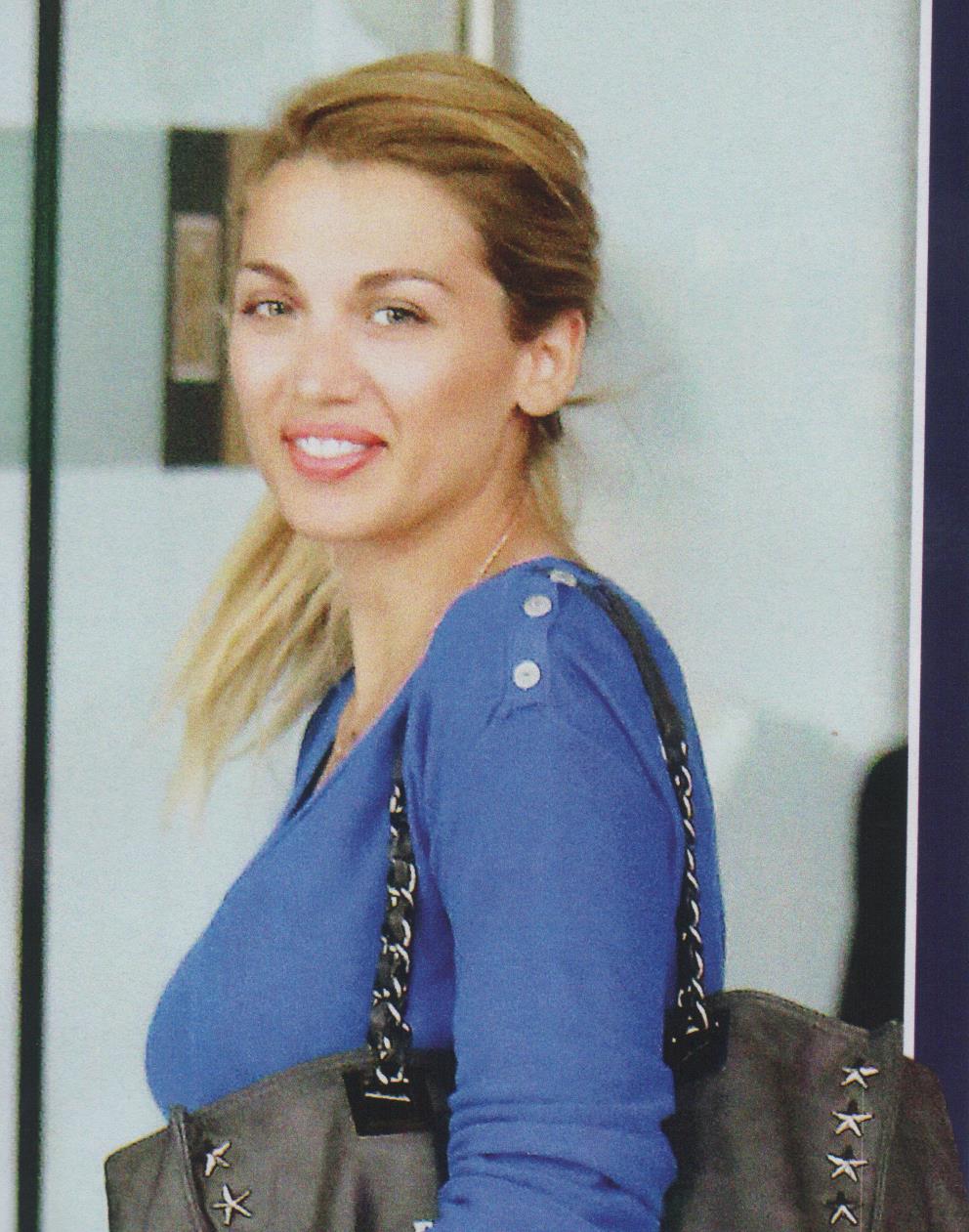 ΦΩΤΟ-Η βόλτα της Σπυροπούλου με τον πατέρα της