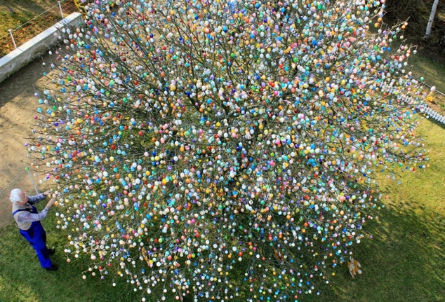Easter-Egg-Tree