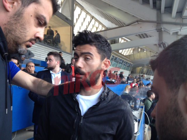 ΦΩΤΟ-ΤΩΡΑ-Στα δημοσιογραφικά ο Κλάους