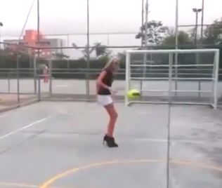 ΒΙΝΤΕΟ-“Θηλυκός Ζιντάν” εντυπωσιάζει τον Ρόμπεν