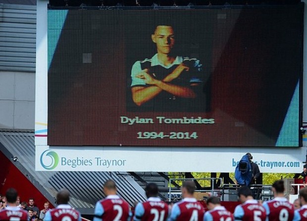 ΦΩΤΟ-Η Γουέστ Χαμ τίμησε τη μνήμη του Τομπίδη