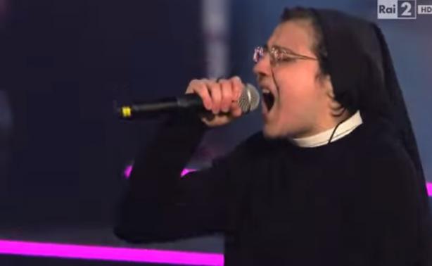 ΒΙΝΤΕΟ-Η καλόγρια κέρδισε το battle του ιταλικού “The Voice”