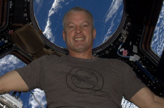 ΦΩΤΟ-Η πρώτη selfie από το διάστημα