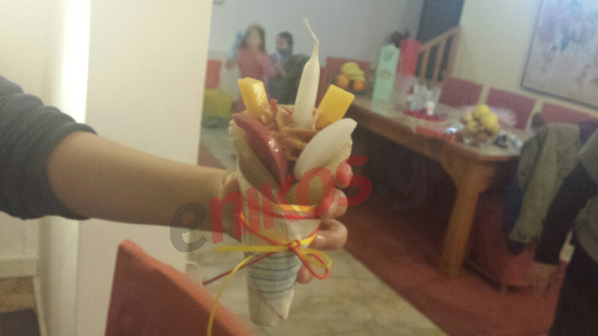 ΦΩΤΟ αναγνώστη-Η λαμπάδα σουβλάκι