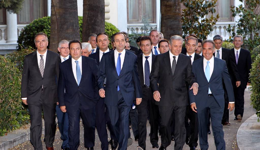 Κυριακή βράδυ πιάνει δουλειά η κυβέρνηση