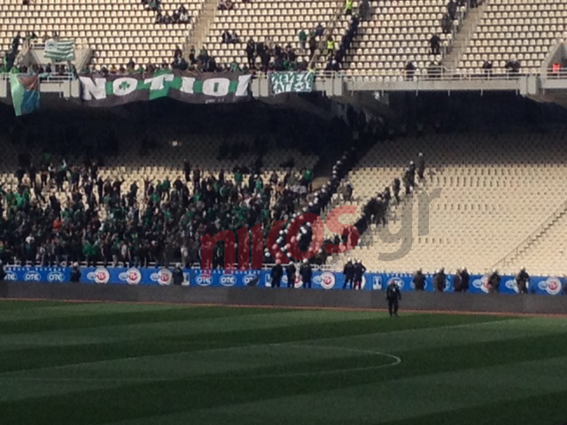 ΦΩΤΟ-ΤΩΡΑ-Η αστυνομία απωθεί τους οπαδούς του Παναθηναϊκού