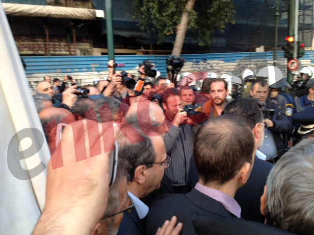 ΤΩΡΑ-Διαβουλεύσεις βουλευτών του ΣΥΡΙΖΑ με την ΕΛ.ΑΣ.