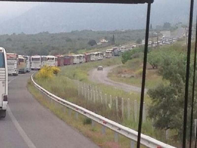 ΦΩΤΟ-Σε Φθιώτιδα και Βοιωτία τα πούλμαν των οπαδών του ΠΑΟΚ