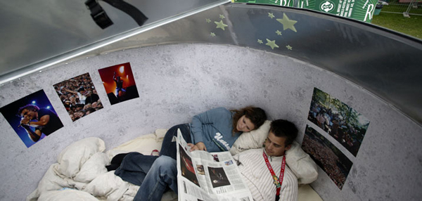 perierga.gr - Διακοπές μέσα σε ένα κουτί... μπίρας! perierga.gr - Διακοπές μέσα σε ένα κουτί... μπίρας!