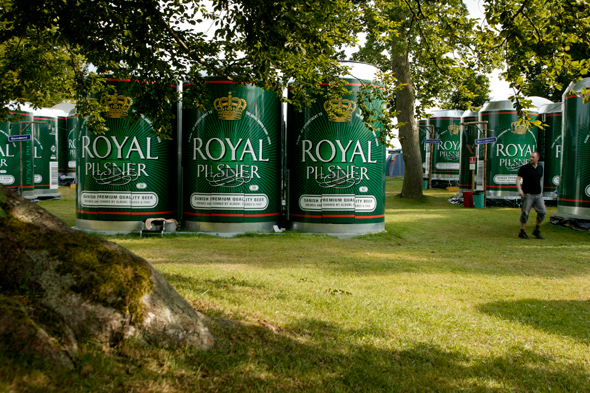 perierga.gr - Διακοπές μέσα σε ένα κουτί... μπίρας! perierga.gr - Διακοπές μέσα σε ένα κουτί... μπίρας!