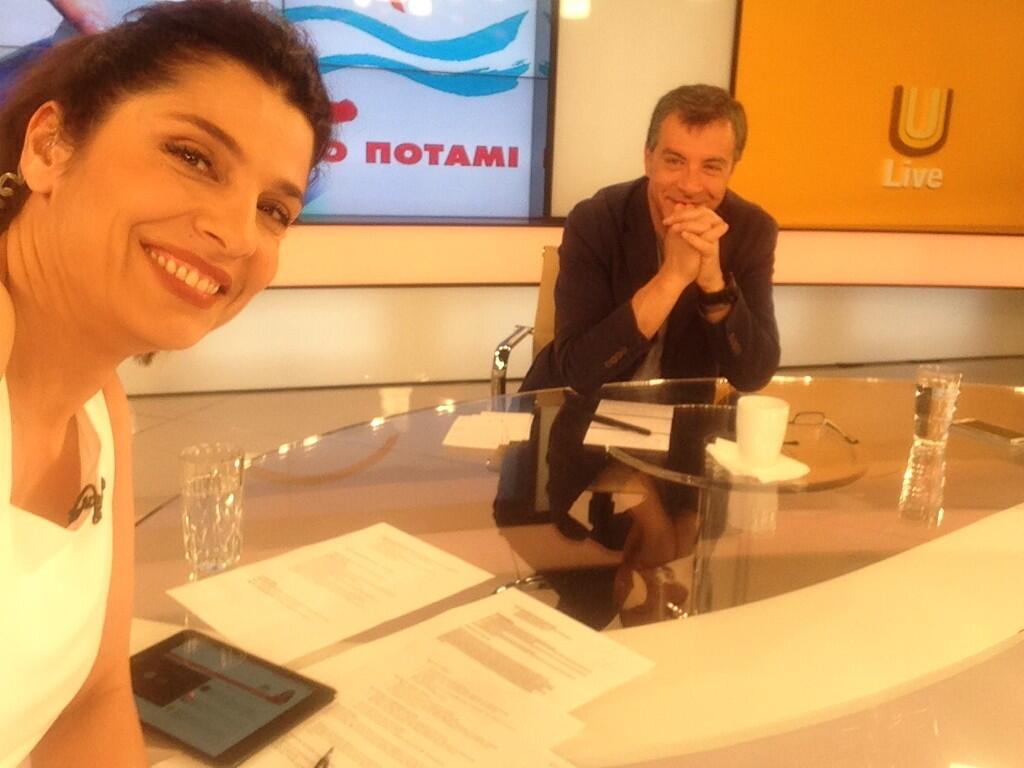 ΦΩΤΟ-Η selfie της Τσαπανίδου με τον Θεοδωράκη